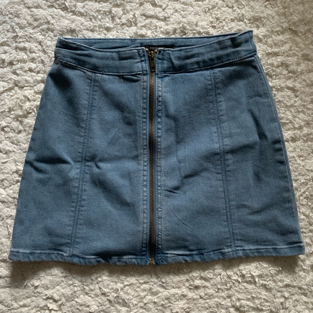 Adorable zip up skirt